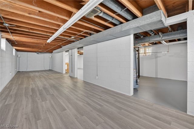 6010 Virginia Avenue, Parma, OH 44130