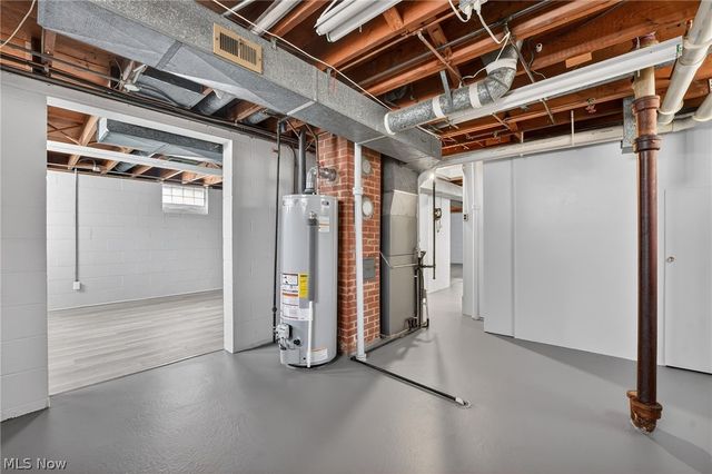 6010 Virginia Avenue, Parma, OH 44130