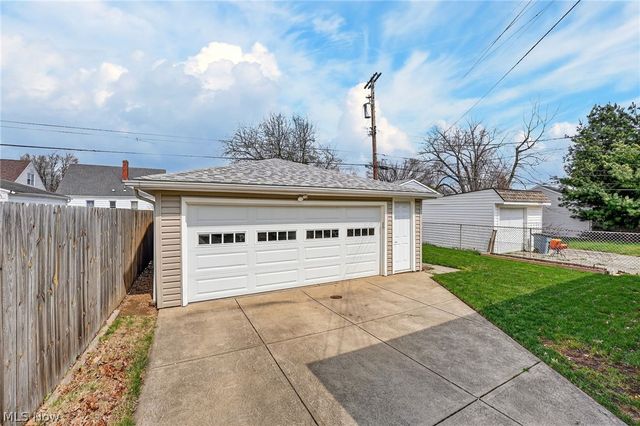 6010 Virginia Avenue, Parma, OH 44130