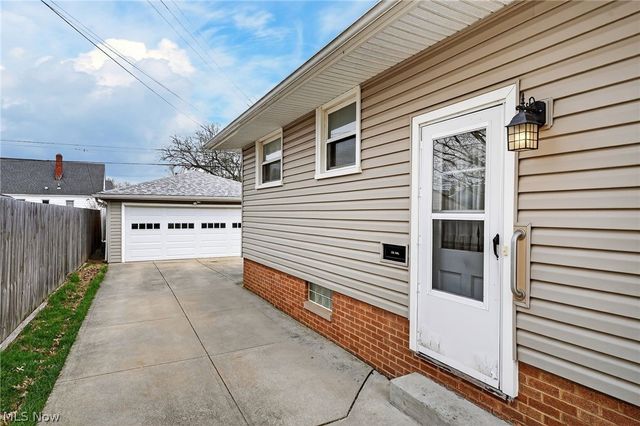 6010 Virginia Avenue, Parma, OH 44130