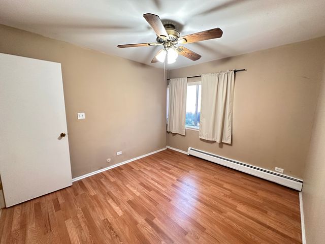 2311 S Goebbert Road S B102, Arlington Heights, IL 60005