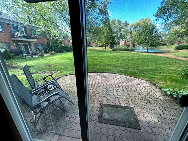2311 S Goebbert Road S B102, Arlington Heights, IL 60005