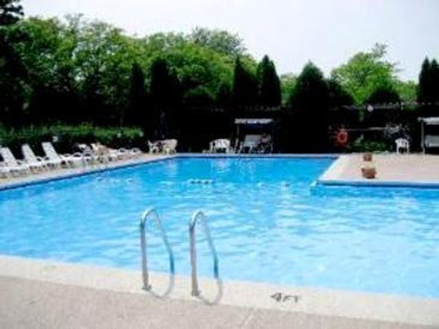 2311 S Goebbert Road S B102, Arlington Heights, IL 60005