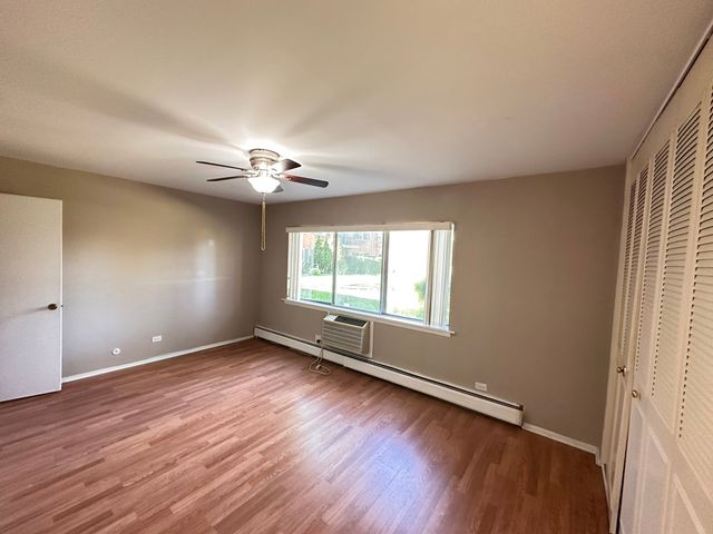 2311 S Goebbert Road S B102, Arlington Heights, IL 60005