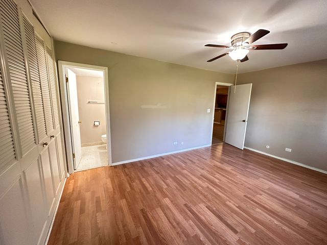 2311 S Goebbert Road S B102, Arlington Heights, IL 60005