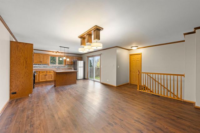 2019 Olde Mill Road, Plainfield, IL 60586