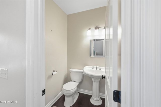 7935 Rockridge Drive, Maumee, OH 43537