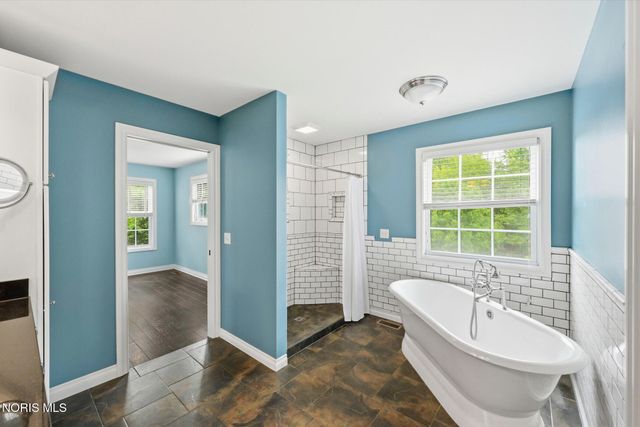 7935 Rockridge Drive, Maumee, OH 43537
