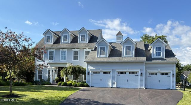 7935 Rockridge Drive, Maumee, OH 43537