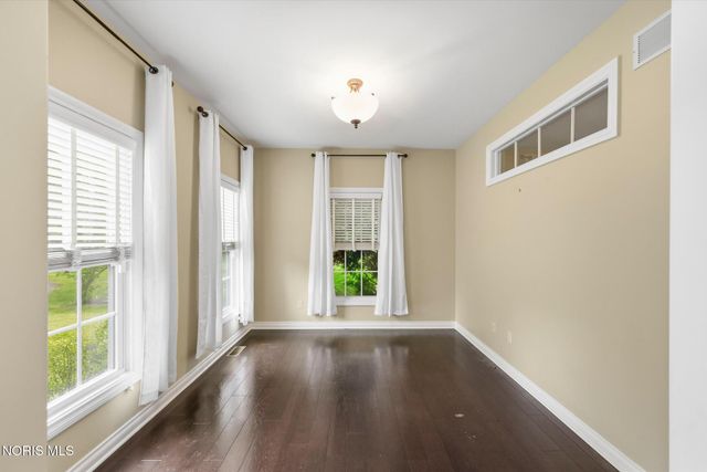 7935 Rockridge Drive, Maumee, OH 43537