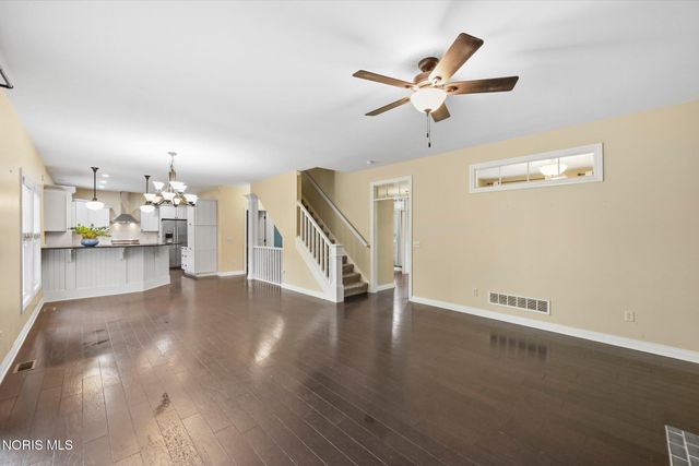 7935 Rockridge Drive, Maumee, OH 43537