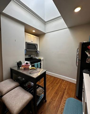 79 Farrington St 2, Quincy, MA 02170