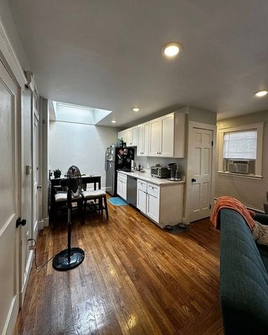 79 Farrington St 2, Quincy, MA 02170