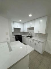 1101 W Macarthur 301, Santa Ana, CA 92707