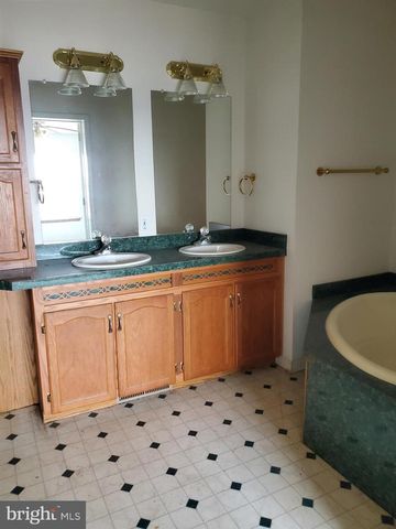 6335 OXFORD RD, Gardners, PA 17324