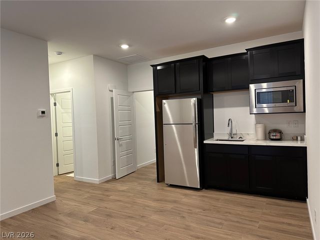 4236 Rosalyn Ridge Street, Las Vegas, NV 89121