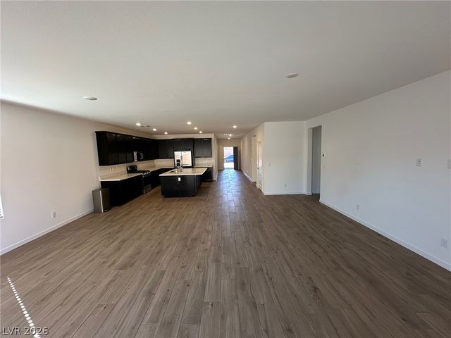 4236 Rosalyn Ridge Street, Las Vegas, NV 89121