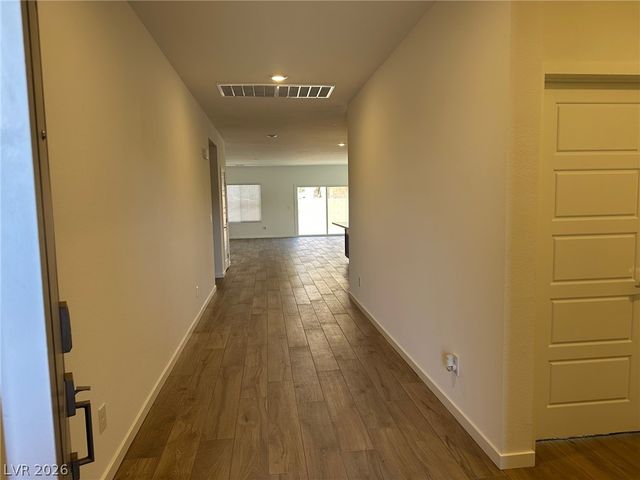 4236 Rosalyn Ridge Street, Las Vegas, NV 89121