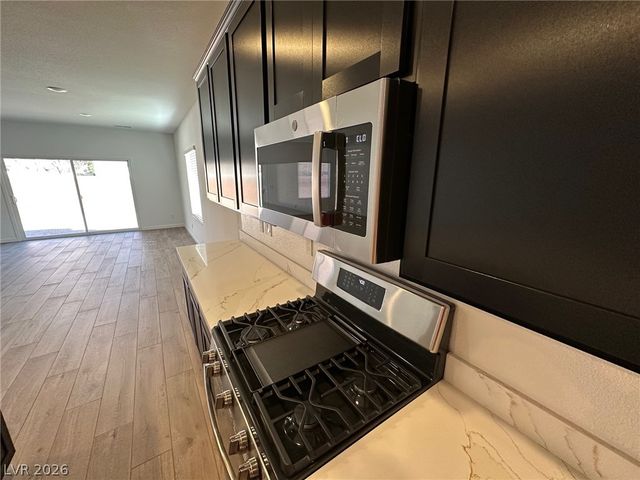 4236 Rosalyn Ridge Street, Las Vegas, NV 89121