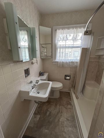 1513 Rural St, Emporia, KS 66801