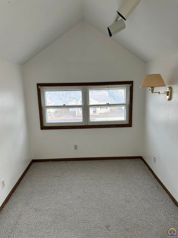 1513 Rural St, Emporia, KS 66801