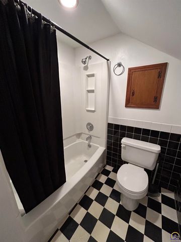 1513 Rural St, Emporia, KS 66801