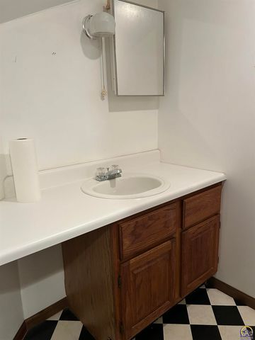 1513 Rural St, Emporia, KS 66801