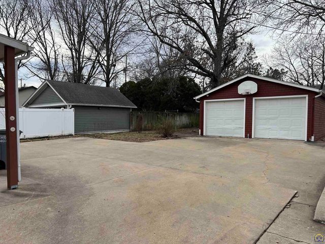 1513 Rural St, Emporia, KS 66801