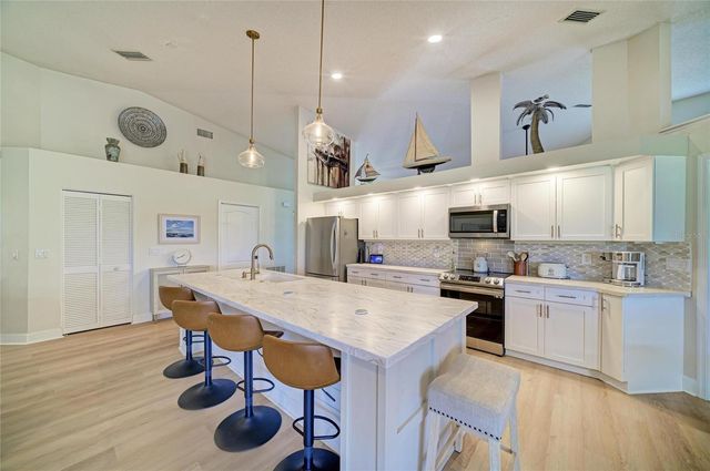 6604 STONE RIVER ROAD, Bradenton, FL 34203
