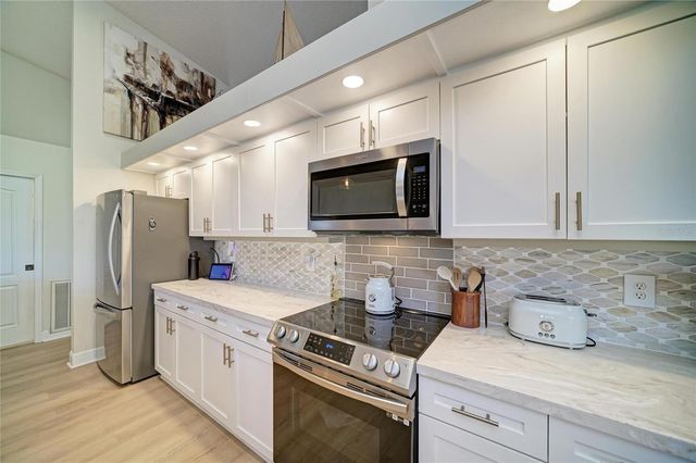 6604 STONE RIVER ROAD, Bradenton, FL 34203