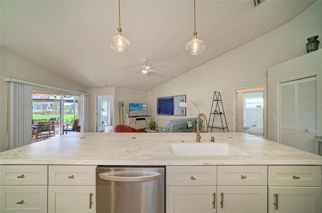 6604 STONE RIVER ROAD, Bradenton, FL 34203
