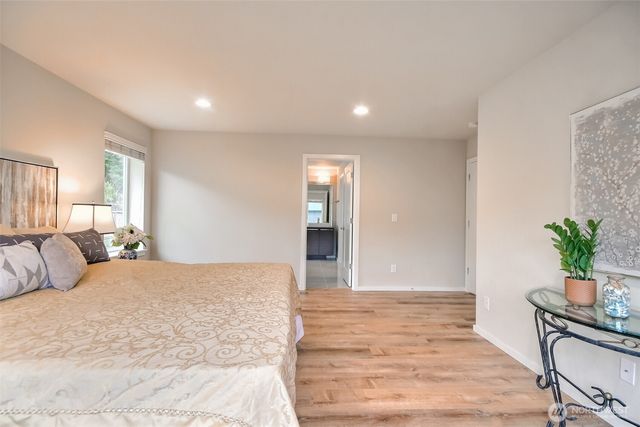 5860 S 326th Court, Auburn, WA 98001