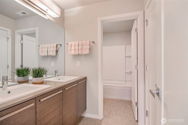 5860 S 326th Court, Auburn, WA 98001