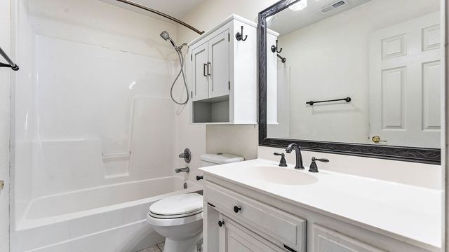5601 E Country Ridge, Fayetteville, AR 72701