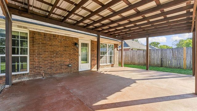 5601 E Country Ridge, Fayetteville, AR 72701