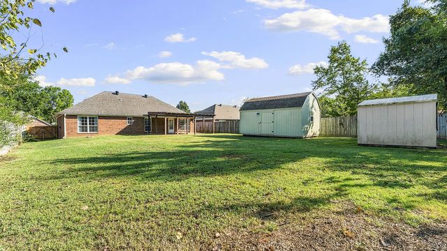 5601 E Country Ridge, Fayetteville, AR 72701