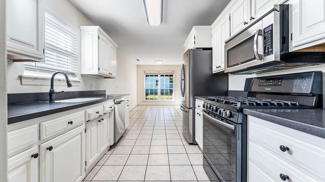 5601 E Country Ridge, Fayetteville, AR 72701