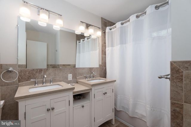 25 HORNOR LN, Princeton, NJ 08540