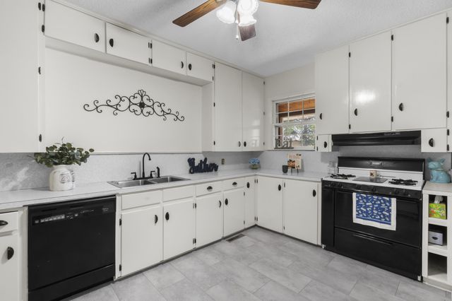 2004 Medfield Drive, Camden, SC 29020