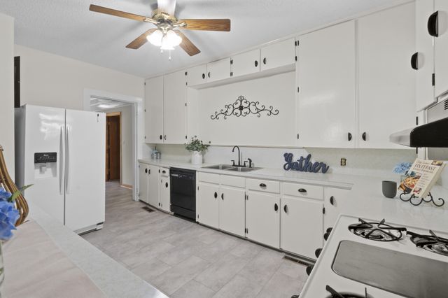 2004 Medfield Drive, Camden, SC 29020