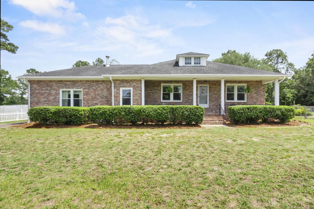 2004 Medfield Drive, Camden, SC 29020