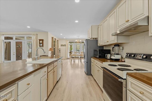 6370 Golden Court, Zebulon, NC 27597