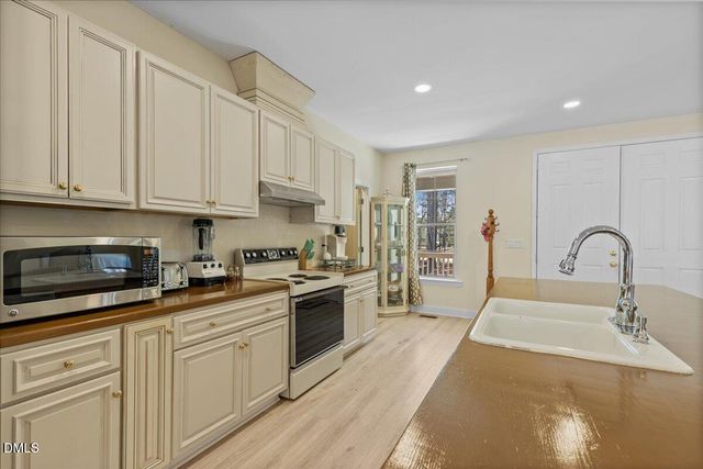 6370 Golden Court, Zebulon, NC 27597