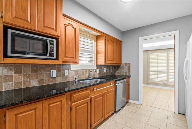 402 Pennington Dr, Corpus Christi, TX 78412