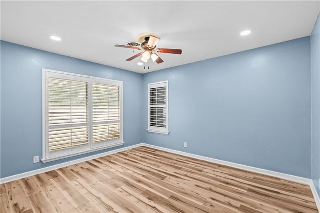 402 Pennington Dr, Corpus Christi, TX 78412