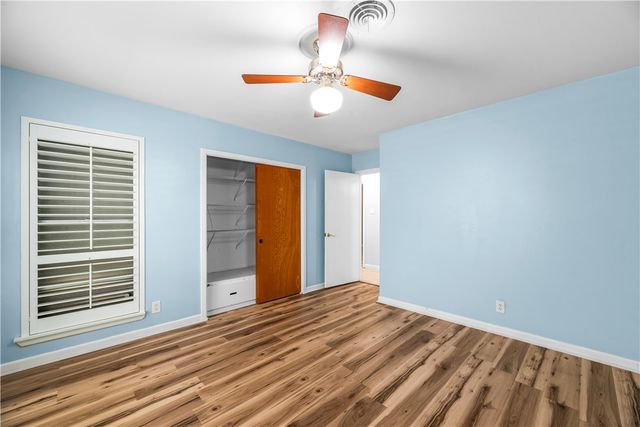 402 Pennington Dr, Corpus Christi, TX 78412