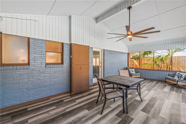 402 Pennington Dr, Corpus Christi, TX 78412