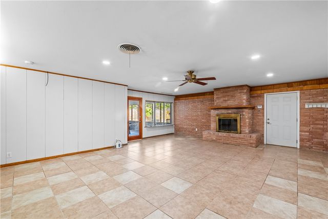 402 Pennington Dr, Corpus Christi, TX 78412