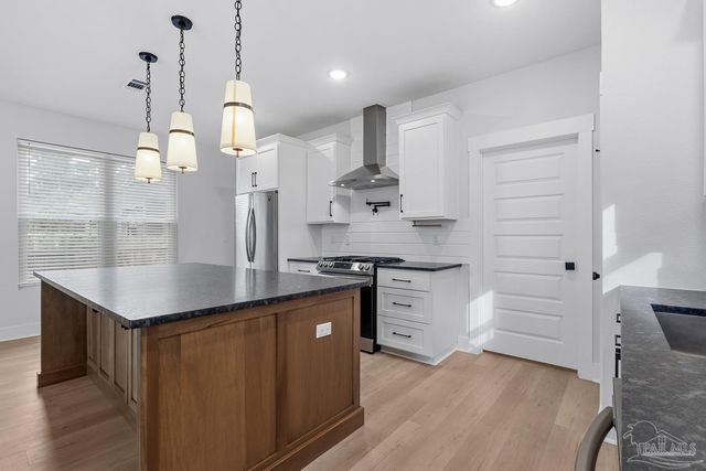 724 N Coyle St, Pensacola, FL 32501