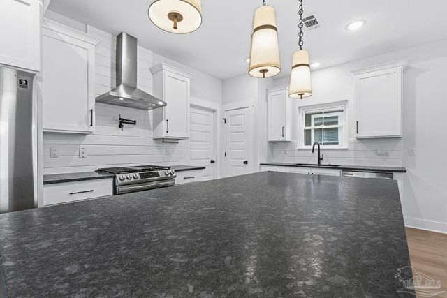 724 N Coyle St, Pensacola, FL 32501